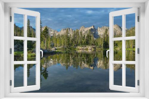 Fototapeta Naklejka Na Ścianę Okno 3D - Alice Lake, Sawtooth Mountains, Idaho.