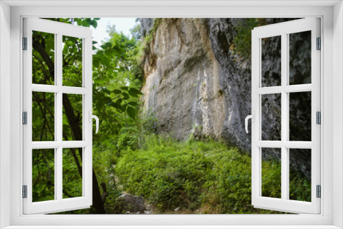 Fototapeta Naklejka Na Ścianę Okno 3D - Rocce lungo il sentiero per l'arco di Fondarca nelle Marche in Italia