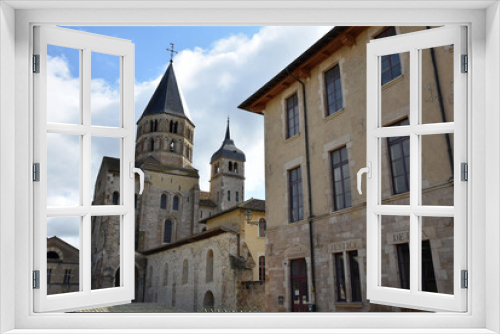 Fototapeta Naklejka Na Ścianę Okno 3D - Tours de l'abbaye médiévale de Cluny en Bourgogne. France	