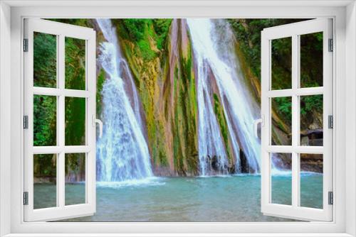 Fototapeta Naklejka Na Ścianę Okno 3D - waterfall in the Mountain