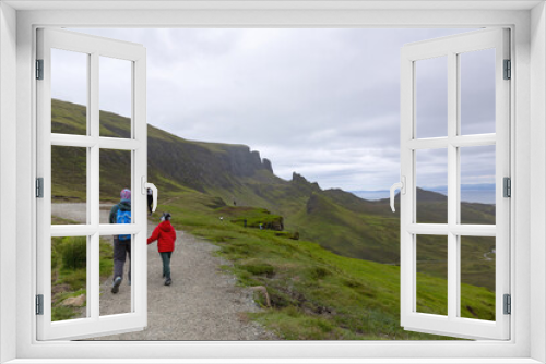 Fototapeta Naklejka Na Ścianę Okno 3D - Beautiful image of spectacular scenery of the Quiraing on the Isle of Skye