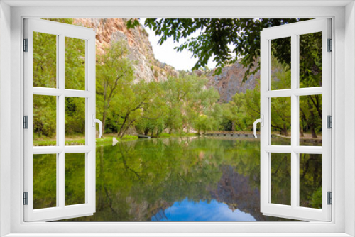 Fototapeta Naklejka Na Ścianę Okno 3D - Lake at Monasterio de piedra, Spain