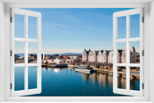 Fototapeta Naklejka Na Ścianę Okno 3D - view of Oslo Havnelager building from the National Opera House