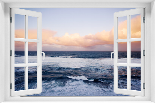 Fototapeta Naklejka Na Ścianę Okno 3D - Amazing sunrise on Atlantic ocean. Waves and foam.