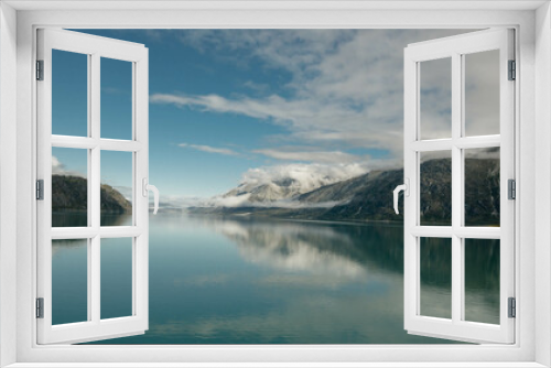 Fototapeta Naklejka Na Ścianę Okno 3D - BEAUTIFUL MONARCHS AND ALASKAN GLACIERS