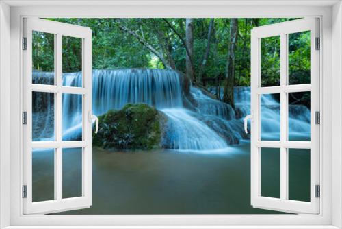 Fototapeta Naklejka Na Ścianę Okno 3D - The beautiful waterfall in the national park of Thailand.