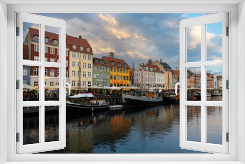 Fototapeta Naklejka Na Ścianę Okno 3D - Nyhavn ancient port in Copenhagen, Denmark.