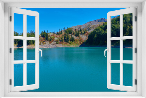 Fototapeta Naklejka Na Ścianę Okno 3D - green lake in georgia