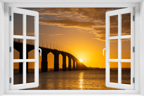 Fototapeta Naklejka Na Ścianę Okno 3D - bridge at sunrise