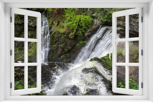 Fototapeta Naklejka Na Ścianę Okno 3D - Lower falls and Bridal Veil Falls of the Raymondskill Falls in Delaware Water Gap National Recreation Area, Pennsylvania.