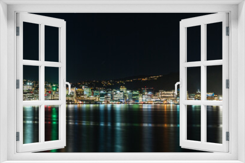 Fototapeta Naklejka Na Ścianę Okno 3D - ニュージーランド　首都ウェリントンのオリエンタル・ベイから見えるウェリントン港の夜景