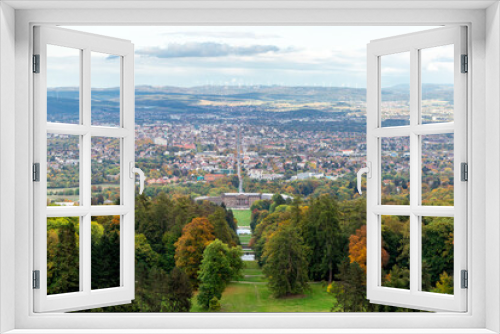 Fototapeta Naklejka Na Ścianę Okno 3D - Herbstspaziergang durch den wunderschönen Bergpark Kassel Wilhelmshöhe - Hessen - Deutschland