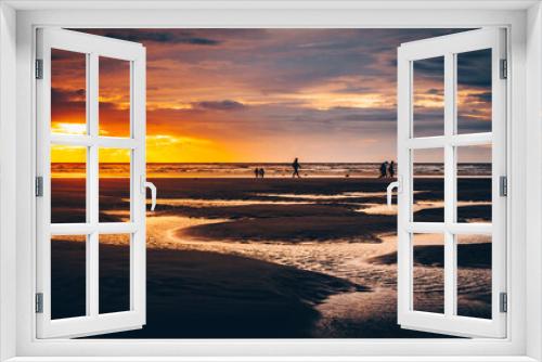 Fototapeta Naklejka Na Ścianę Okno 3D - Coucher de soleil sur la plage