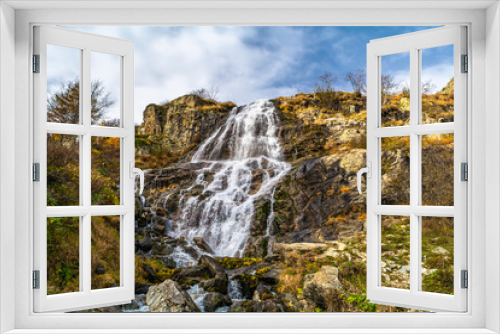 Fototapeta Naklejka Na Ścianę Okno 3D - Autunno in Valle Stura: tripudio di colori, vette, laghi, cascate e flora alpina