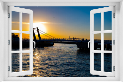 Fototapeta Naklejka Na Ścianę Okno 3D - 夏の門司港レトロから見る関門海峡に沈む夕陽