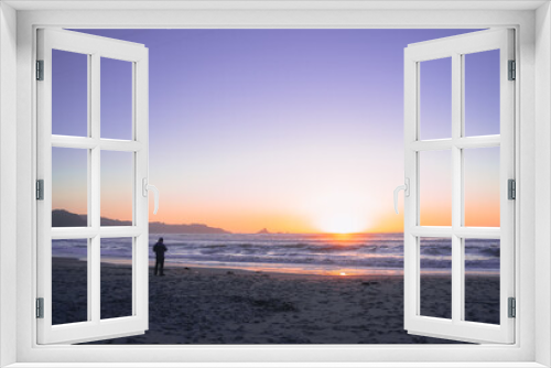 Fototapeta Naklejka Na Ścianę Okno 3D - Atardecer en la playa
