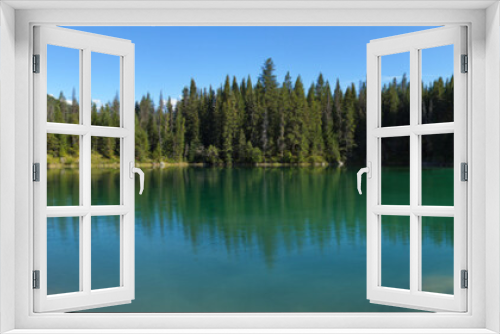 Fototapeta Naklejka Na Ścianę Okno 3D - Fourth Lake on Five Lakes Trail in Jasper National Park,Alberta,Canada,North America
