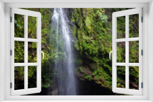 Fototapeta Naklejka Na Ścianę Okno 3D - Scenic Waterfall Landscape in deep forest