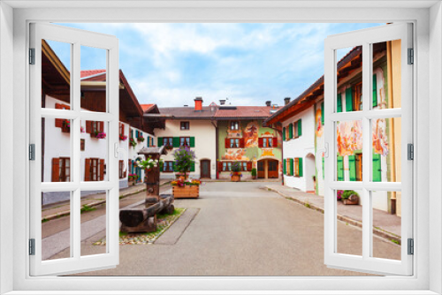 Fototapeta Naklejka Na Ścianę Okno 3D - Luftlmalerei decorated houses in Mittenwald, Germany