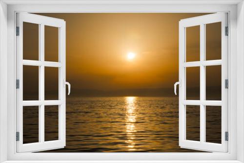 Fototapeta Naklejka Na Ścianę Okno 3D - Beautiful Horizon while Sunset