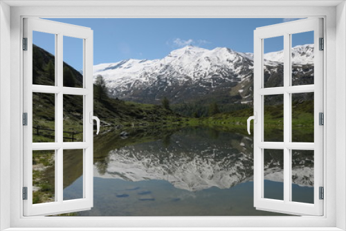 Fototapeta Naklejka Na Ścianę Okno 3D - Stockhorn reflected in Leisee lake in Swiss Alps
