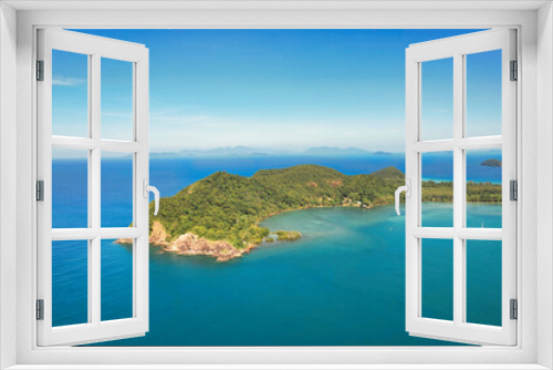 Fototapeta Naklejka Na Ścianę Okno 3D - 透明度抜群のビーチを上空から眺める　タイ・マーク島
