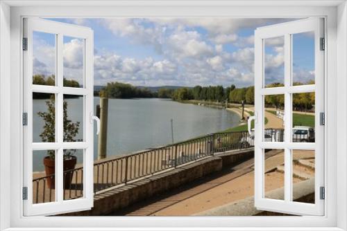 Fototapeta Naklejka Na Ścianę Okno 3D - La rivière Saone, village de Trevoux, département de l'Ain, France