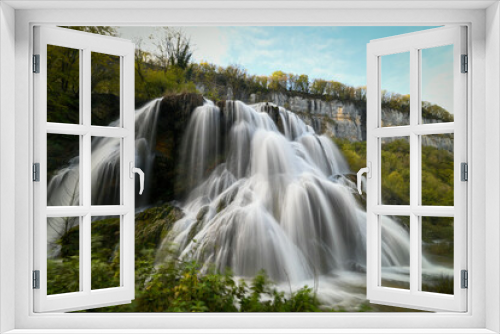 Fototapeta Naklejka Na Ścianę Okno 3D - cascade des Tufs Beaume les messieurs
