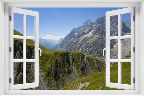 Fototapeta Naklejka Na Ścianę Okno 3D - Hiking around Mont Blanc, Alpine landscape