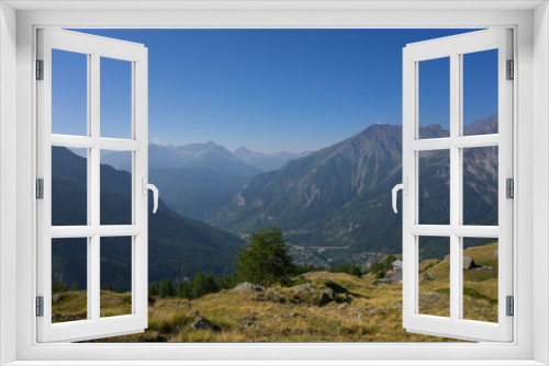Fototapeta Naklejka Na Ścianę Okno 3D - Hiking around Mont Blanc, Alpine landscape