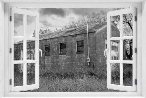 Fototapeta Naklejka Na Ścianę Okno 3D - Abandoned maintenance building, Western Pennsylvania