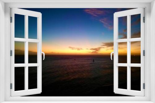 Fototapeta Naklejka Na Ścianę Okno 3D - Honolulu Hawaii horizon at sunset