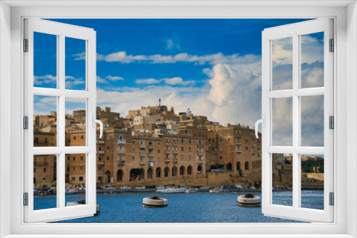 Fototapeta Naklejka Na Ścianę Okno 3D - View of Senglea or Invicta,  fortified city in the South Eastern Region of Malta. It is one of the Three Cities in the Grand Harbour area, the other two being Cospicua and Vittoriosa.