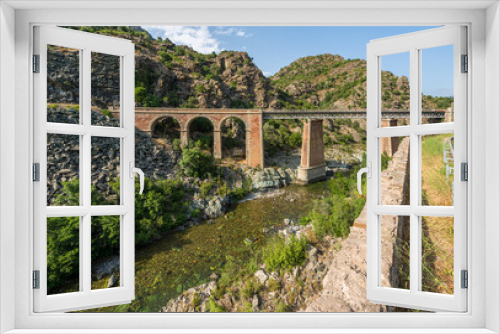 Fototapeta Naklejka Na Ścianę Okno 3D - Scenic bridge over the Golo river in northern Corse, France.