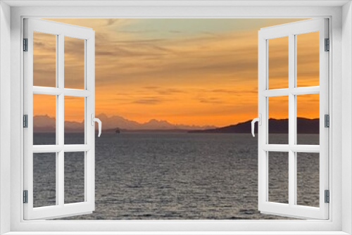 Fototapeta Naklejka Na Ścianę Okno 3D - Alaskan sunset at sea