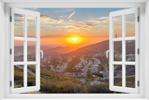 Fototapeta Naklejka Na Ścianę Okno 3D - Panoramic view of a mountainside residential area at San Diego County in California