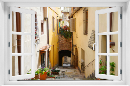Fototapeta Naklejka Na Ścianę Okno 3D - A typical street in the medieval town of Montepulciano