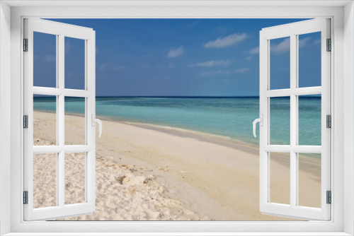 Fototapeta Naklejka Na Ścianę Okno 3D - Maldives, white beaches, turquoise water... simply heaven on Earth #Maldives #EmagaTravels
