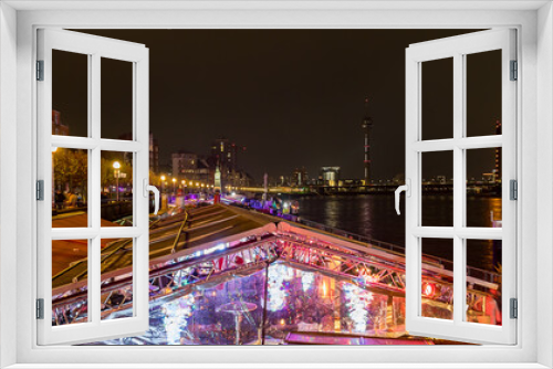 Fototapeta Naklejka Na Ścianę Okno 3D - Partameile am Rheinufer