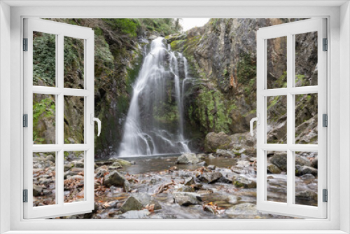 Fototapeta Naklejka Na Ścianę Okno 3D - Yalova city waterfall in the forest. Turkey waterfalls