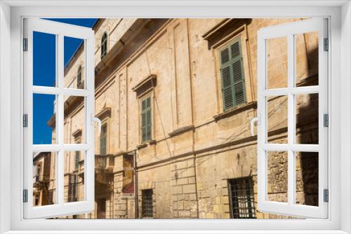 Fototapeta Naklejka Na Ścianę Okno 3D - Old building in Birgu old town,  Malta
