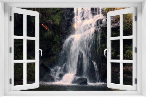 Fototapeta Naklejka Na Ścianę Okno 3D - Beautiful waterfall in Cabreia Portugal