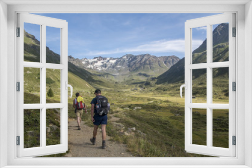 Fototapeta Naklejka Na Ścianę Okno 3D - Wandern in den Bergen