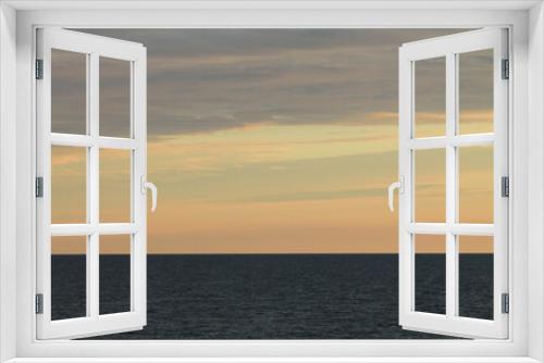Fototapeta Naklejka Na Ścianę Okno 3D - sunset by the seain Baltic sea.
