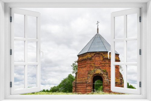 Fototapeta Naklejka Na Ścianę Okno 3D - abandoned orthodox chapel