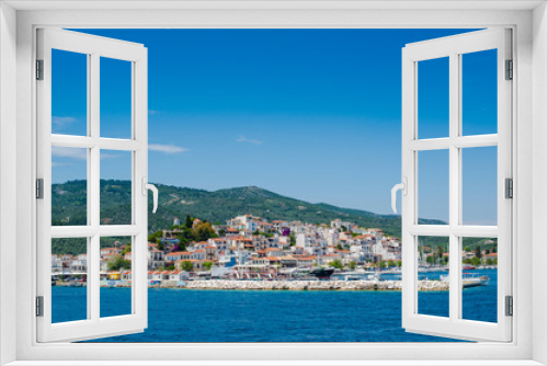Fototapeta Naklejka Na Ścianę Okno 3D - View of Skiathos town and harbour in Greece