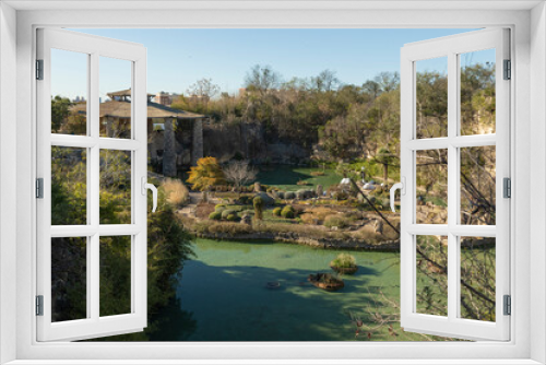 Fototapeta Naklejka Na Ścianę Okno 3D - Japanese tea Garden Overlook Texas, walkways,  during winter season.