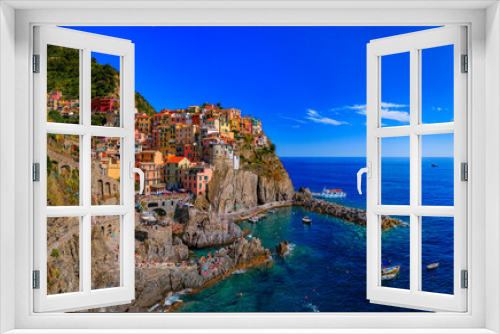 Fototapeta Naklejka Na Ścianę Okno 3D - Traditional colorful houses and Mediterranean Sea, Manarola, Cinque Terre, Italy