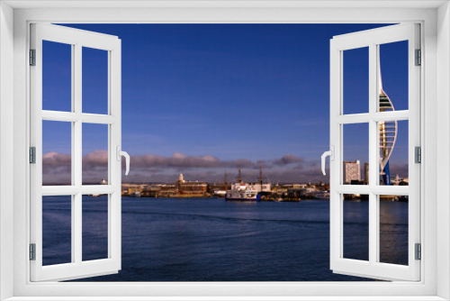 Fototapeta Naklejka Na Ścianę Okno 3D - view of Portsmouth city