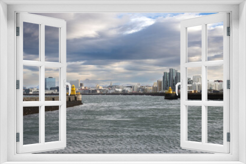 Fototapeta Naklejka Na Ścianę Okno 3D - Cityview from the harbor, Reykjavik, Iceland